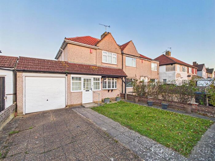 2 Bedroom Semi-Detached House For Sale In Parkway, New Addington, CR0