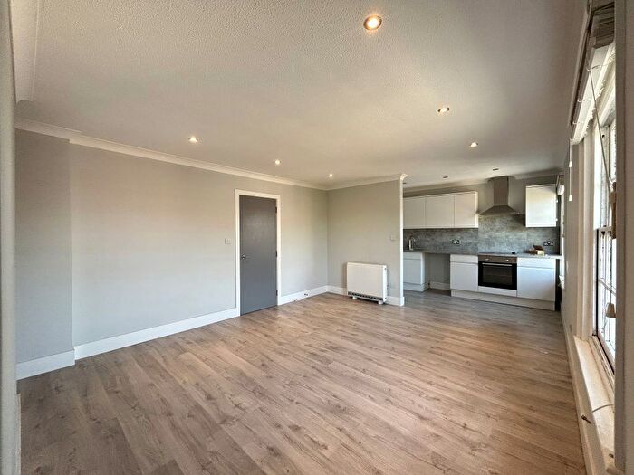 2 Bedroom Flat To Rent In Rush Court, Bedford, Bedfordshire, MK40