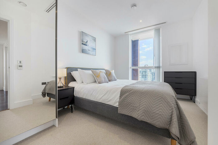 2 Bedroom Apartment To Rent In Harbour Way, London, E14