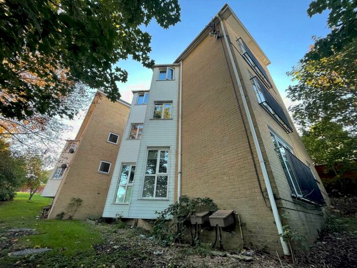 2 Bedroom Flat To Rent In Ruskin Road, Upper Belvedere, DA17