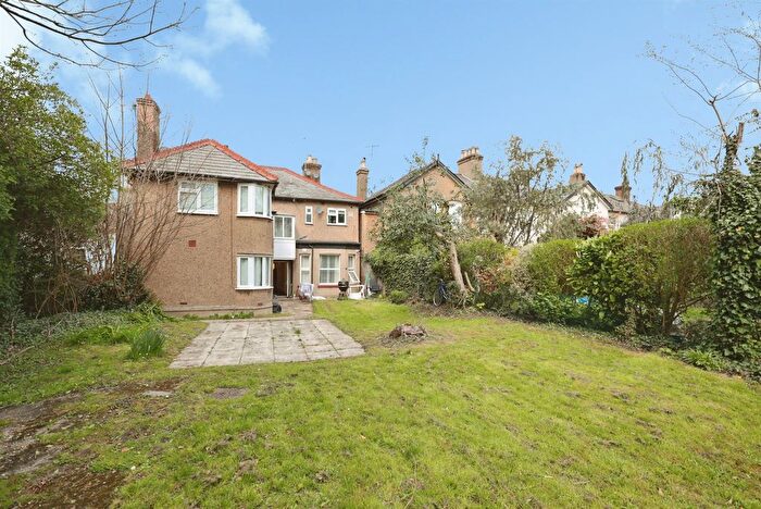 1 Bedroom Flat For Sale In Chalk Hill, Watford, WD19