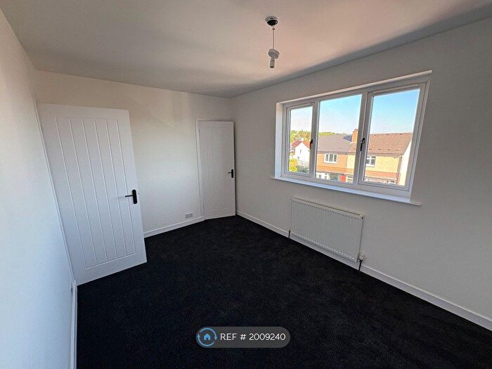 4 Bedroom Terraced House To Rent In Spey Road, Glasgow, G61