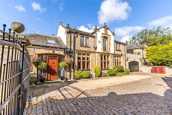 4 Bedroom Detached House For Sale In Lightenfield Lane, Netherton, Huddersfield, HD4