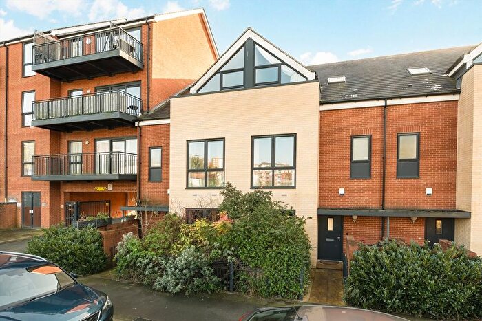 4 Bedroom Property For Sale In South Oak Road, Streatham, SW16