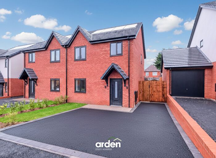 3 Bedroom Semi-Detached House For Sale In Ailstone Mews, Lickey End, B60