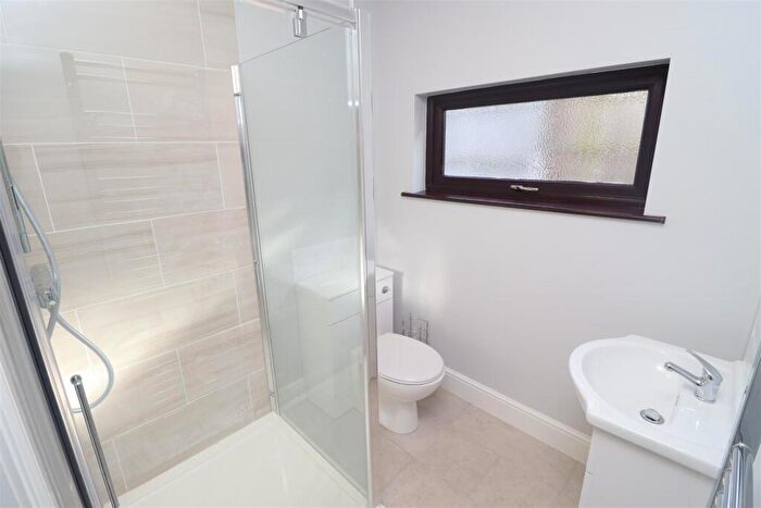 2 Bedroom Cottage To Rent In Hollybush Lane, Longford, Coventry, CV6
