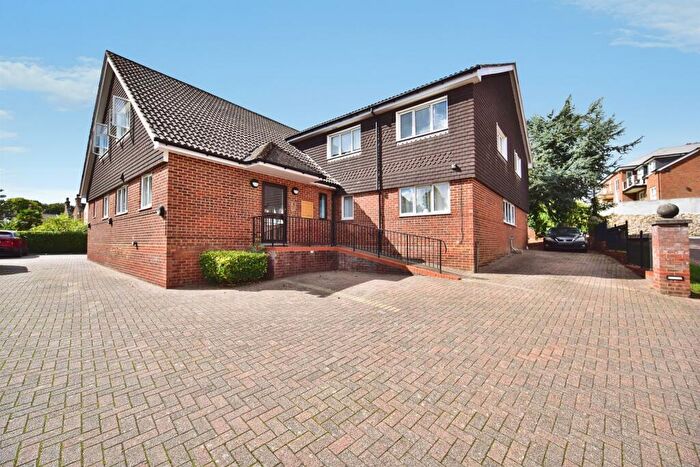 1 Bedroom Apartment For Sale In Meadow Bank, West Malling, ME19