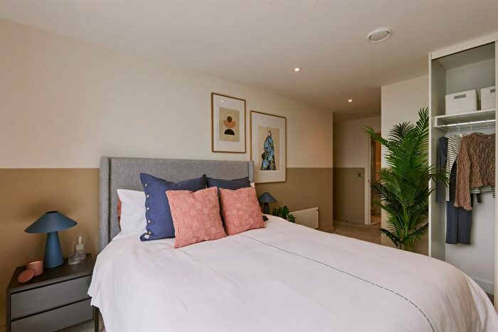 3 Bedroom Apartment To Rent In Cortland, M3
