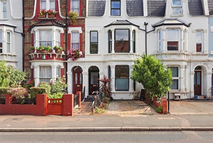 4 Bedroom Terraced House For Sale In Albion Road, London, N16