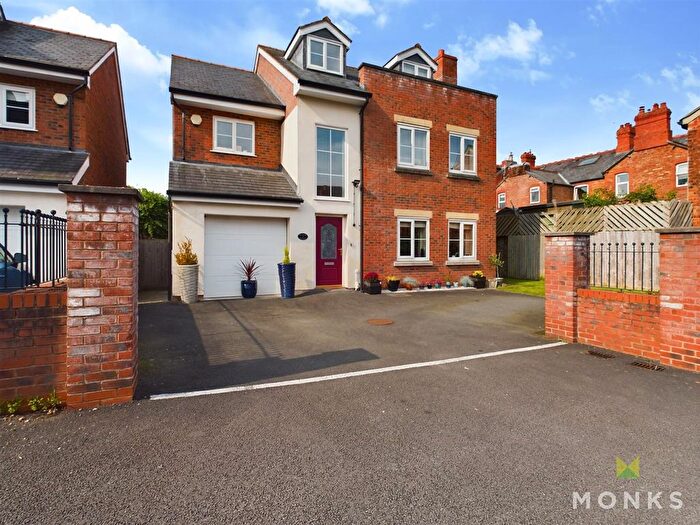 5 Bedroom Detached House For Sale In Holbache Gardens, Oswestry, SY11
