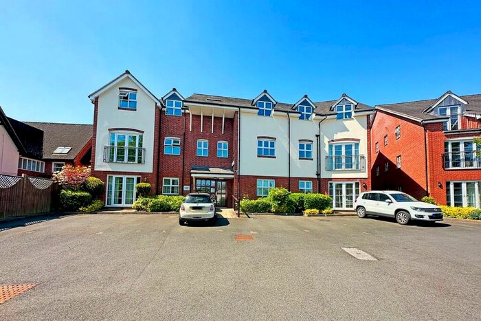 2 Bedroom Apartment To Rent In Poplar Road, Dorridge, B93