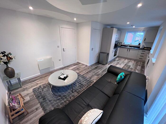 2 Bedroom Flat To Rent In Eliot Gardens, Coventry, CV6