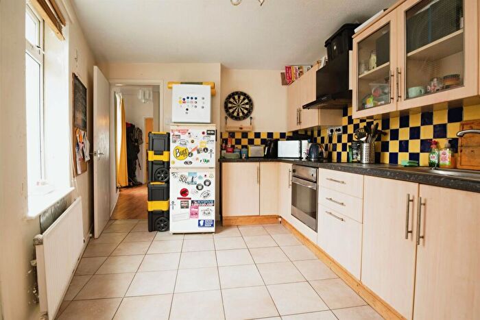 2 Bedroom End Of Terrace House For Sale In Craddock Street, Cardiff, CF11