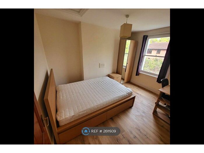 4 Bedroom Terraced House To Rent In Henshaw Street, London, SE17