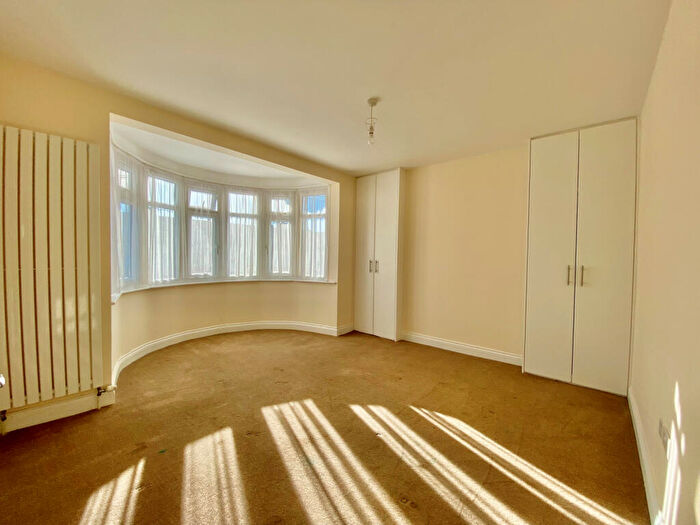 3 Bedroom Terraced House For Sale In Wykeham Road, HA3