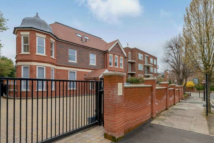 2 Bedroom Flat To Rent In Eaton Rise, London, W5