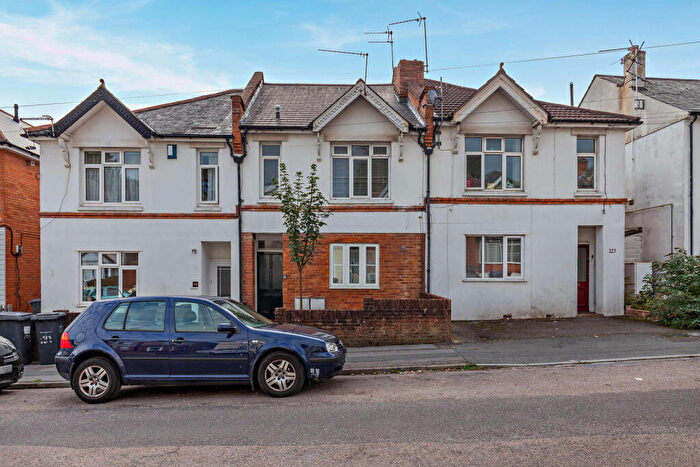 2 Bedroom Flat For Sale In Hankinson Road, Bournemouth, BH9