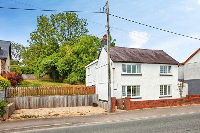 4 Bedroom Detached House For Sale In Rhosmaen, Llandeilo, Carmarthenshire, SA19