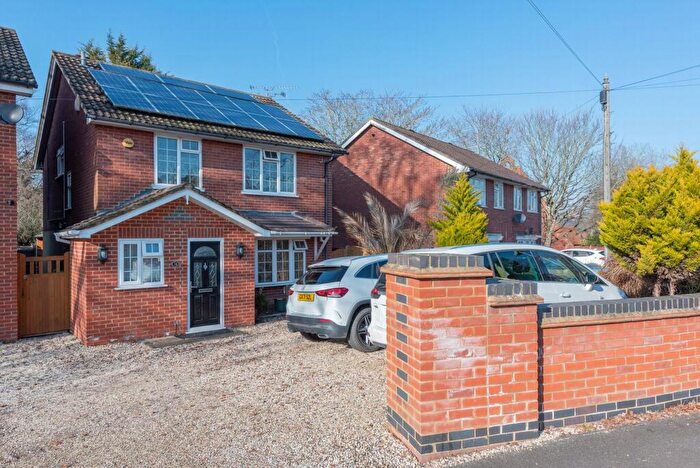 4 Bedroom Detached House For Sale In St Christophers Road, Farnborough, GU14