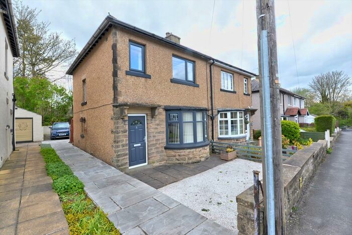 3 Bedroom Semi-Detached House To Rent In Carleton Road, Skipton, BD23