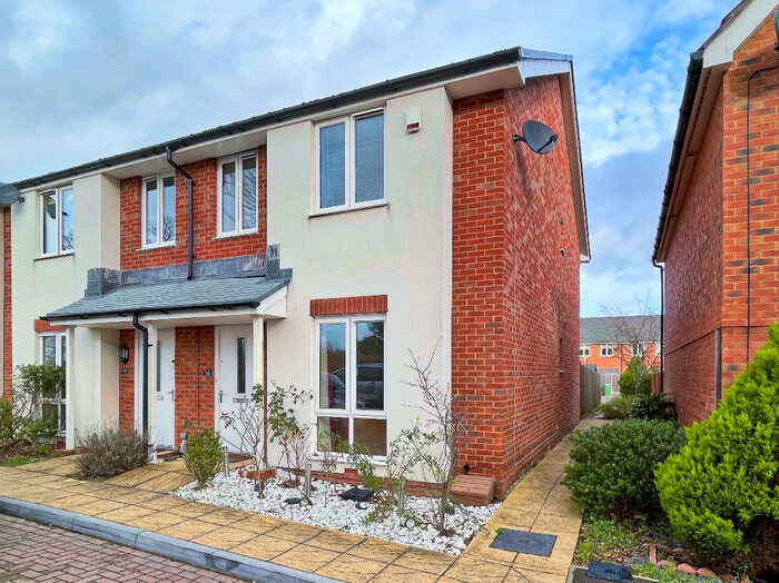 3 Bedroom Semi-Detached House To Rent In Northolt Close, Farnborough, GU14