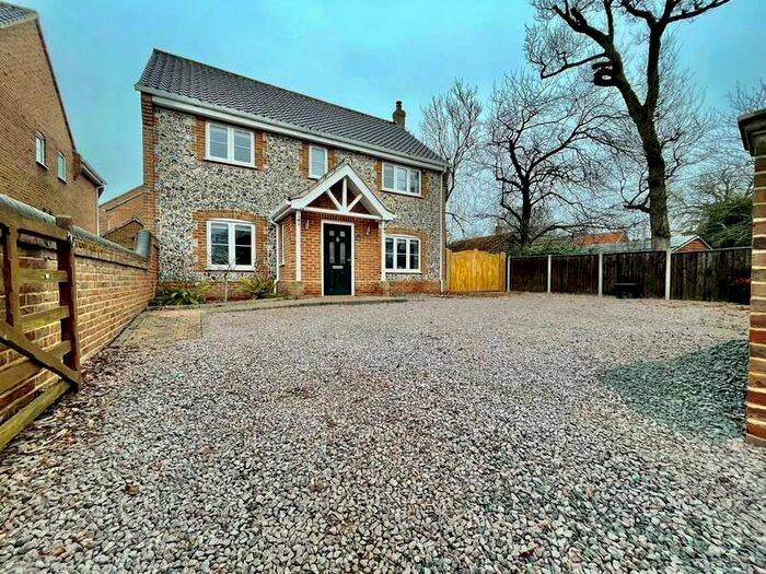 6 Bedroom Detached House To Rent In Mill Road, Norwich, NR12