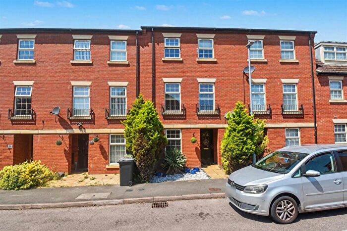 4 Bedroom Town House For Sale In , Conyger Close, Great Oakley, Corby, NN18