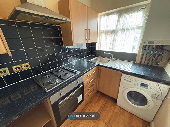 2 Bedroom Flat To Rent In Western Road, Southall, UB2