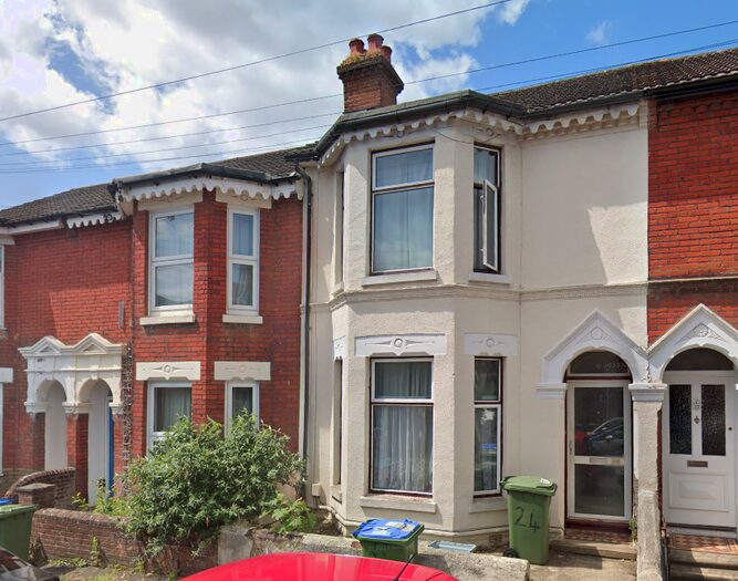 5 Bedroom Property To Rent In Shakespeare Avenue, Southampton, SO17