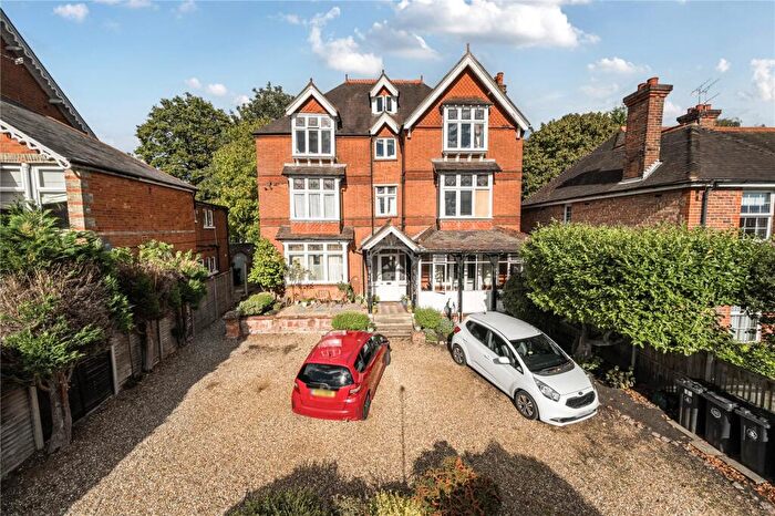 3 Bedroom Flat For Sale In Woodlands Road, Camberley, Surrey, GU15