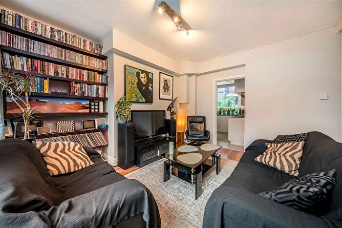 2 Bedroom Flat For Sale In Elim Estate, London Bridge, SE1
