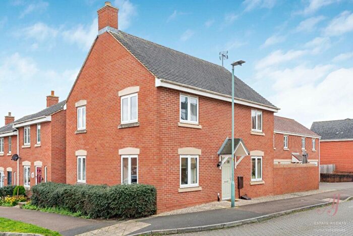 4 Bedroom Detached House For Sale In Renard Rise, Ebley, Stroud, GL10