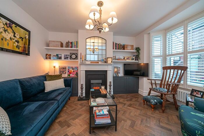 3 Bedroom Terraced House For Sale In Inkerman Road, St.Albans, AL1