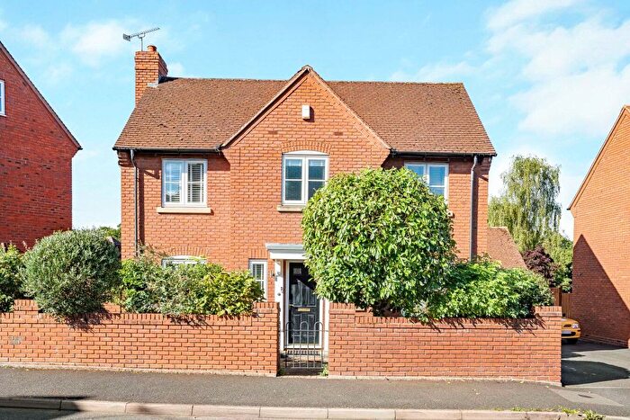 3 Bedroom Detached House For Sale In Stafford Avenue, Worcester, WR4