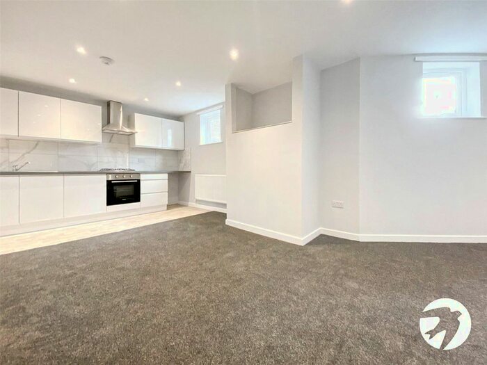 2 Bedroom Flat To Rent In Bellegrove Road, Welling DA16