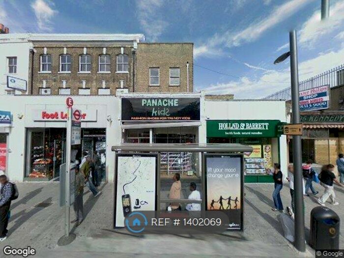 Studio To Rent In Walworth Road, London, SE17