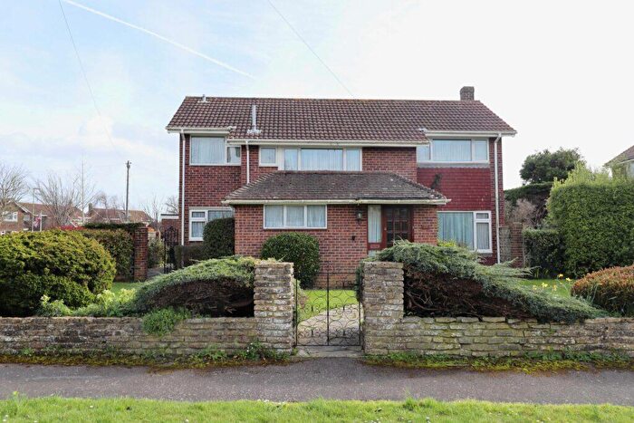 4 Bedroom Detached House For Sale In St Catherines Road, Hayling Island, PO11