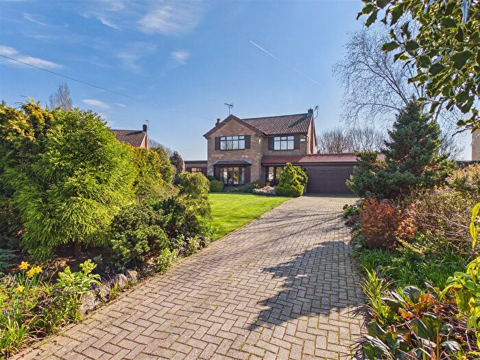 4 Bedroom Detached House For Sale In Birchitt Close, Sheffield, S17