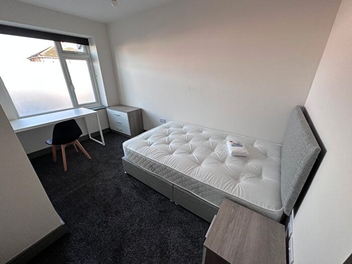 6 Bedroom Detached House To Rent In Filton Avenue, Bristol, BS34