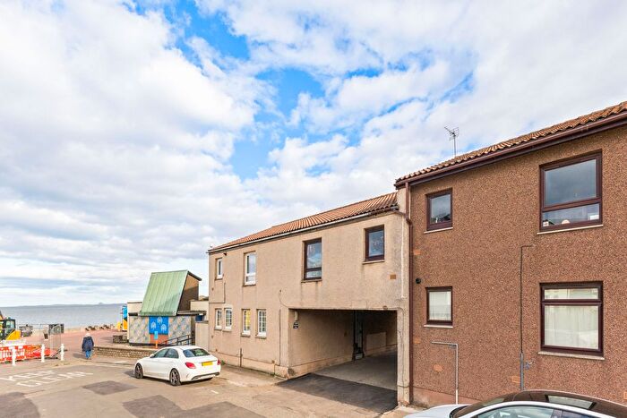 2 Bedroom Flat For Sale In Pipe Lane, Portobello, EH15