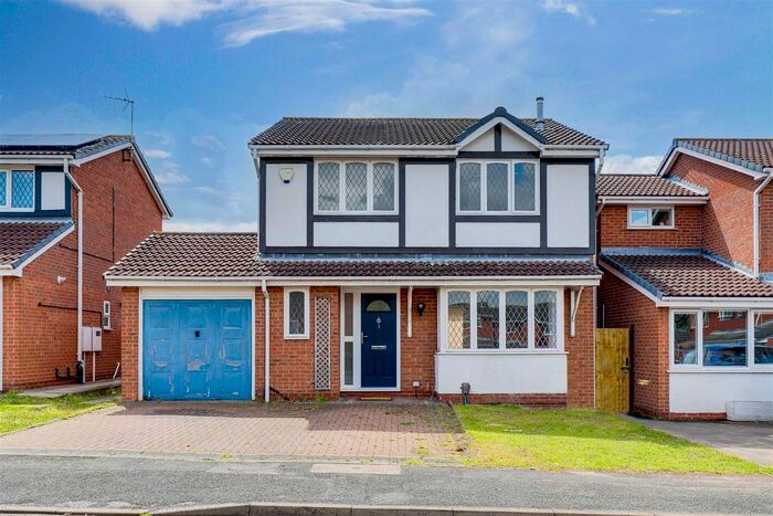 4 Bedroom Detached House To Rent In Studland Way, West Bridgford, Nottinghamshire, NG2