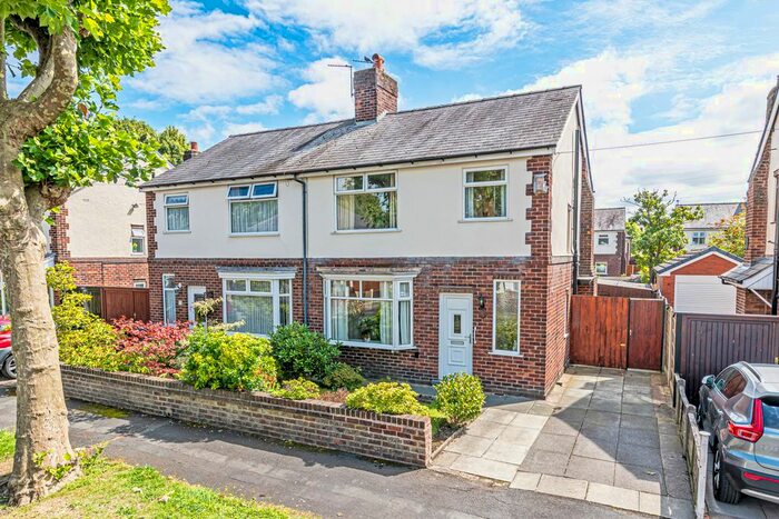 4 Bedroom Semi-Detached House To Rent In Kemmel Avenue, Warrington, Cheshire, WA4