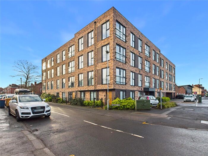 2 Bedroom Apartment For Sale In Higher Road, Urmston, Manchester, Greater Manchester, M41