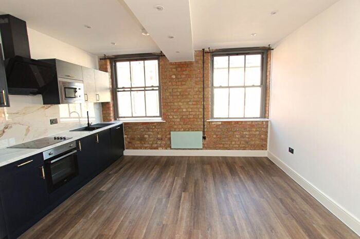 1 Bedroom Apartment To Rent In Overstone Road, Northampton, NN1