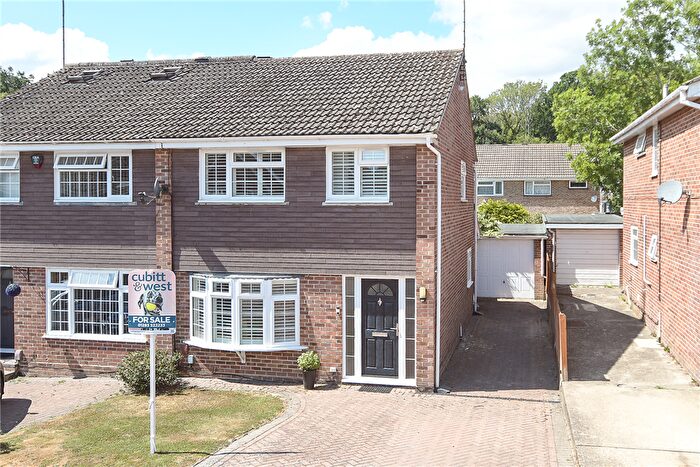 3 Bedroom Semi-detached House For Sale In Woburn Road, Gossops Green, Crawley, West Sussex, RH11