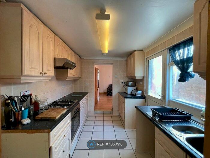 3 Bedroom Terraced House To Rent In Tennyson Road, Gillingham, ME7