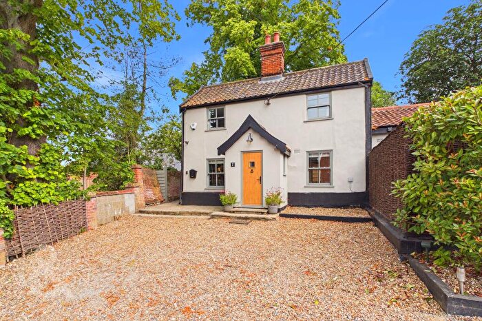 4 Bedroom Semi-Detached House For Sale In Candlers Lane, Harleston, IP20