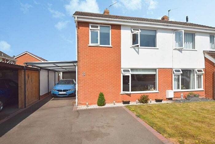 3 Bedroom Semi-Detached House For Sale In Belmont Close, Bridgwater, TA6