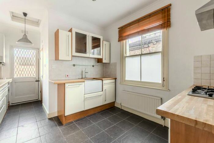 1 Bedroom Flat To Rent In Mafeking Avenue, Brentford, TW8