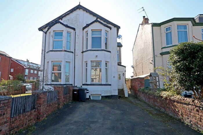 2 Bedroom Semi-Detached House For Sale In Avondale Road, Southport, PR9